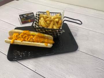 Nos autres spécialités : Tacos, hot dogs, poutine et assiettes